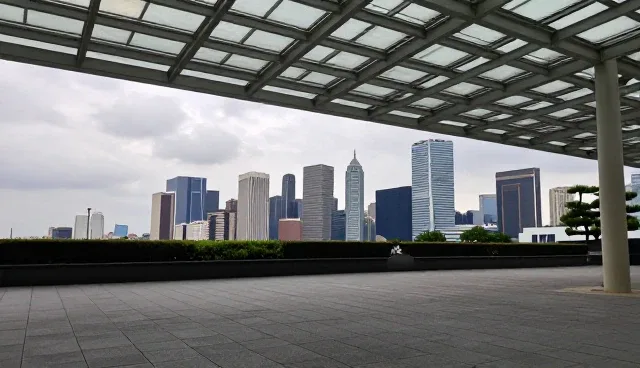 运维效率提升：集中化与分散化模式的取舍分析
